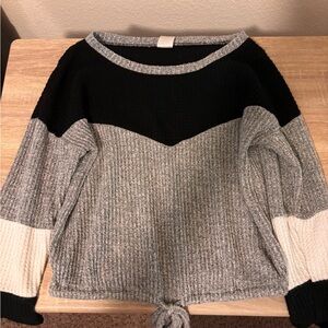 Girls Junior Striped cropped sweater shirt. Size XS and has a draw string